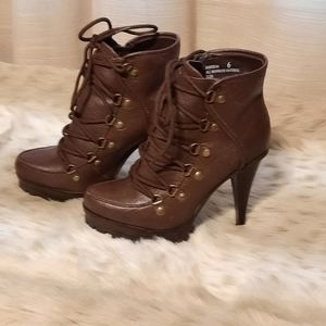 BROWN HIGH HEELED CHUNKY PLATFORM LACE UP WORK BOOT